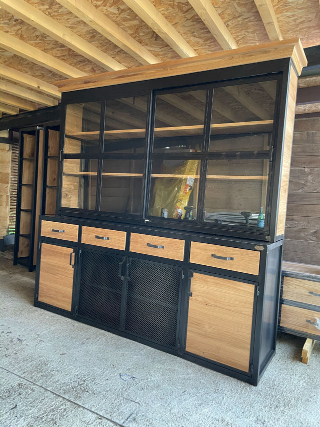 Buffet design industriel 2 corps PRIX de base: 3500€ réf 3701