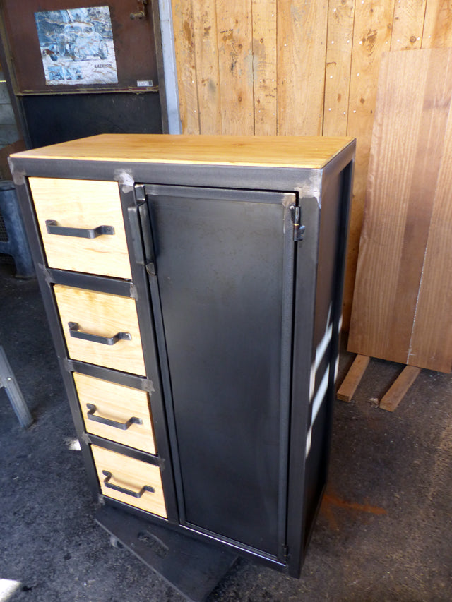 Buffet industriel 4 tiroirs 1 portes