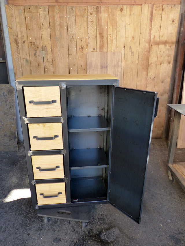 Buffet industriel 4 tiroirs 1 portes