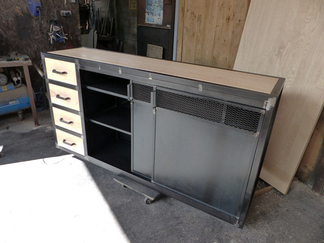 Buffet mètal et frêne PRIX de base: 1390€ réf 3346