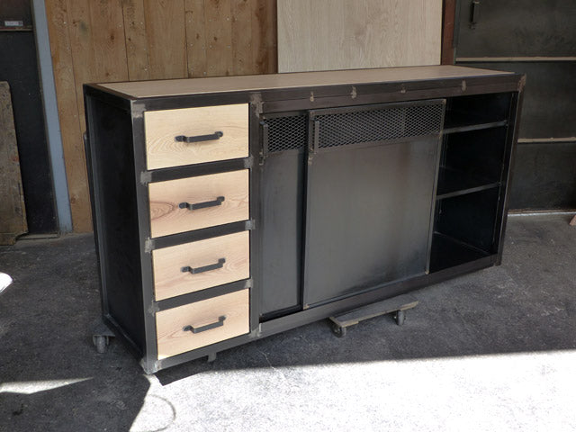 Buffet mètal et frêne PRIX de base: 1390€ réf 3346