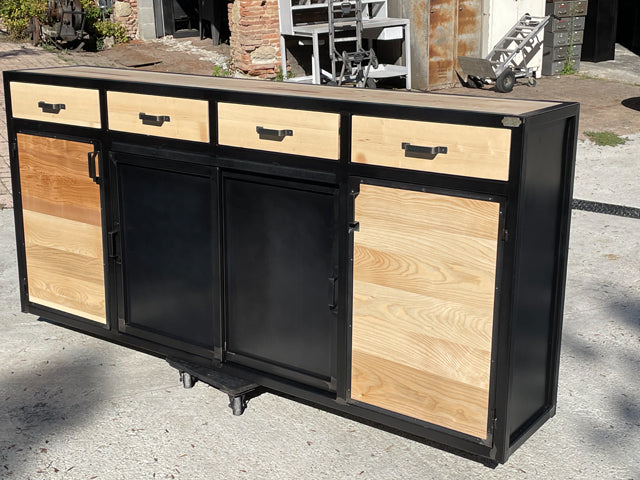 Buffet industriel 4 portes PRIX de base: 1600€ réf 3516
