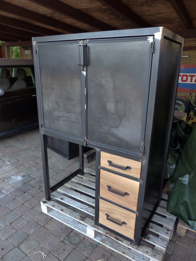 Bureau industriel fermè PRIX de base: 1490€ réf 3198