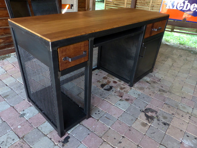 Bureau industriel PRIX de base: 1290€ réf 3193