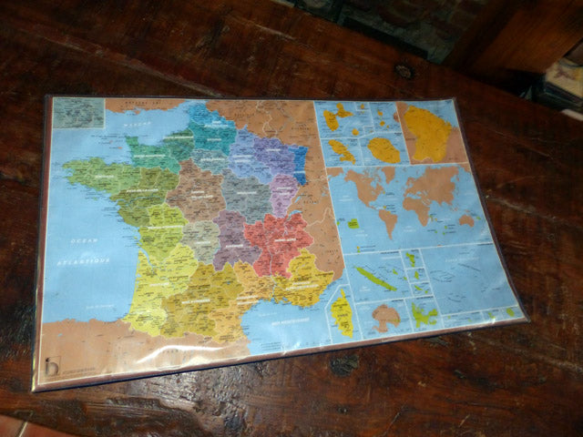 Carte murale d'école