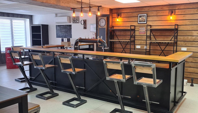 Comptoir façade ajourée PRIX de base: 2550€ réf 3945