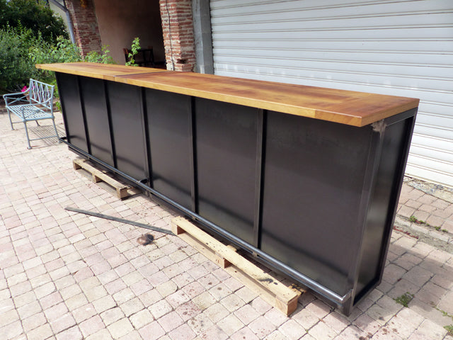 Comptoir de bar industriel PRIX de base 2600€ rèf 3184