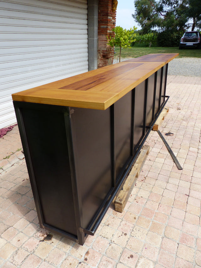 Comptoir de bar industriel PRIX de base 2600€ rèf 3184