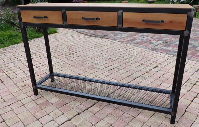 Console industrielle 3 tiroirs PRIX de base: 850€ réf 3514