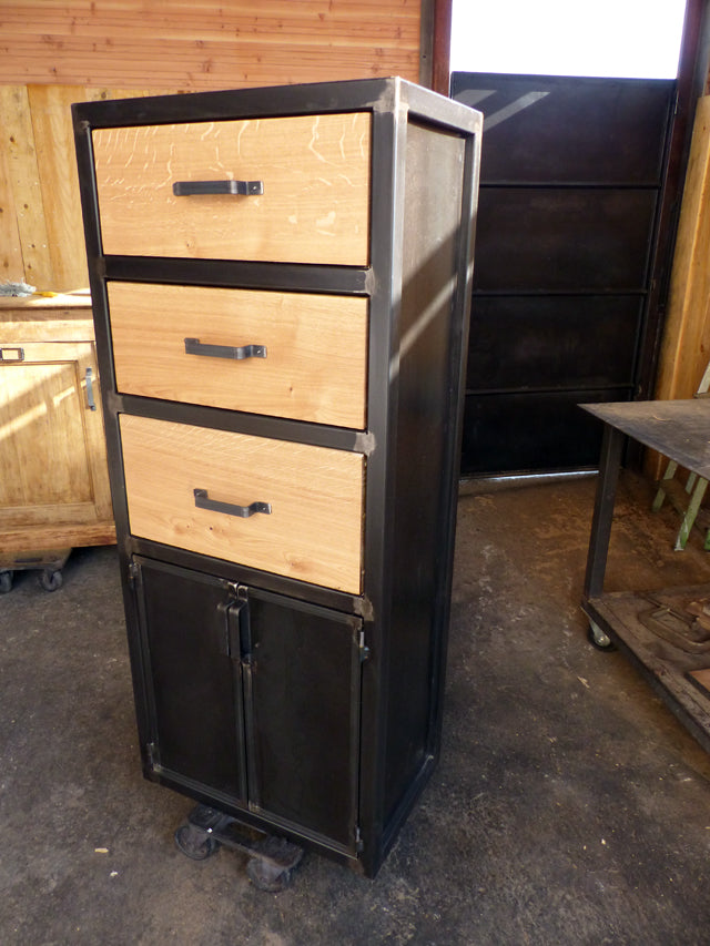 Armoire industrielle 2 portes et 3 tiroirs Réf 3220 Prix de base : 790,00 €