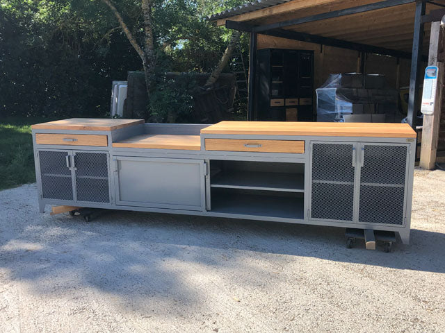 Cuisine d'été design industriel PRIX de base: 4500€ réf 3716