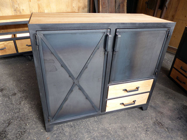 Buffet industriel 2 portes et 2 tiroirs PRIX de base: 1090€ réf 3468