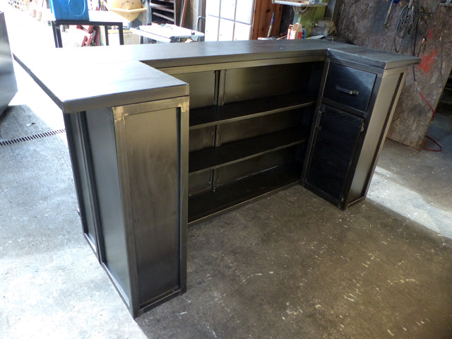 Comptoir industriel mètal en U PRIX de base: 2500€ réf 3278