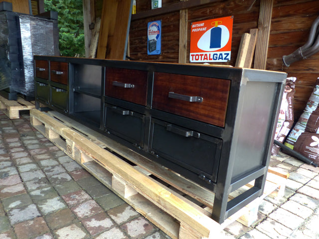 Meuble industriel Tv PRIX de base: 1700€ réf 3172