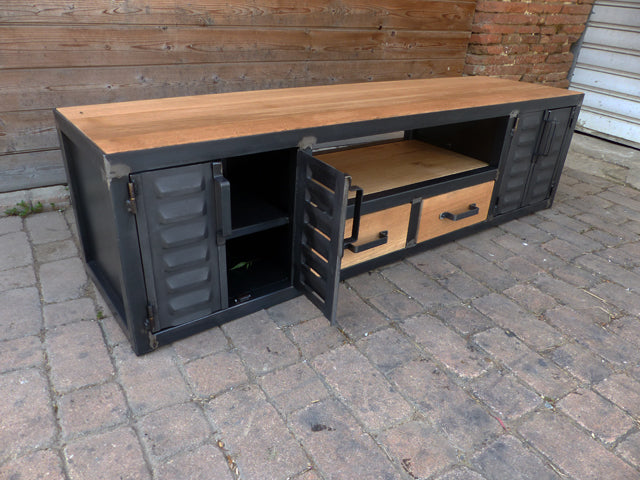 Meuble TV portes persiennes PRIX de base : 1200€ réf 3404