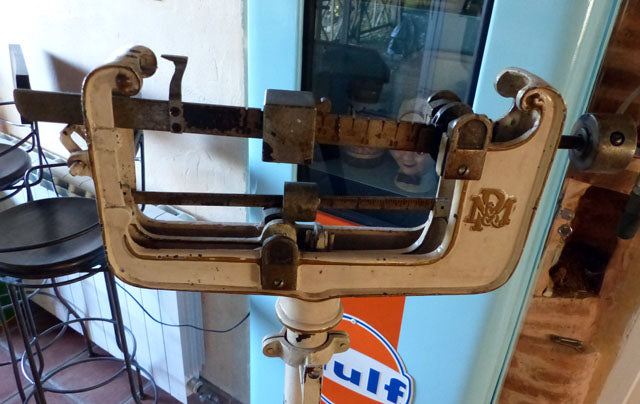 Pese personne en fonte 1900