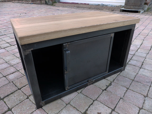 Petit buffet en métal porte coulissantes PRIX de base: 590€ réf 3228