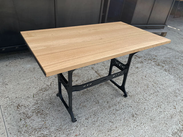 Table bistro pied fonte