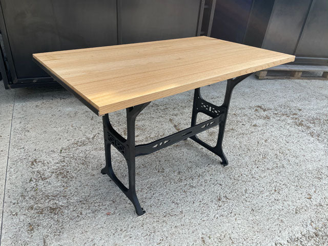 Table bistro pied fonte