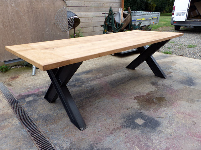 Table industrielle pied IPN et chêne PRIX de base: 1490€ réf 3031