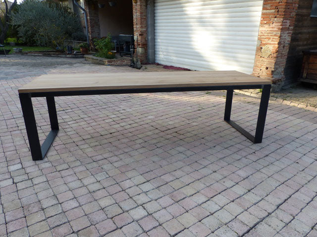 Table industrielle modèle " confèrence" PRIX de base: 1590€ réf 3504