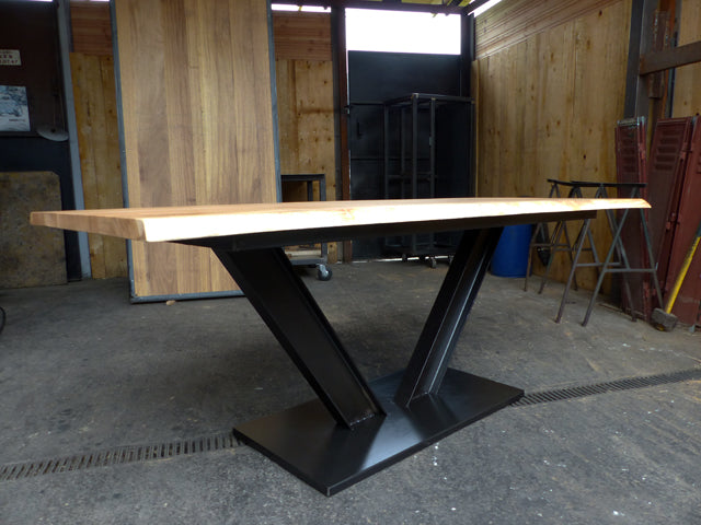 Table industrielle non dèlignées PRIX de base: 1490€ réf 3284