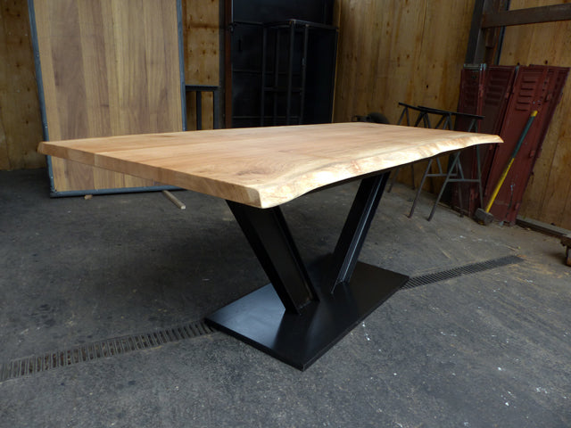 Table industrielle non dèlignées PRIX de base: 1490€ réf 3284