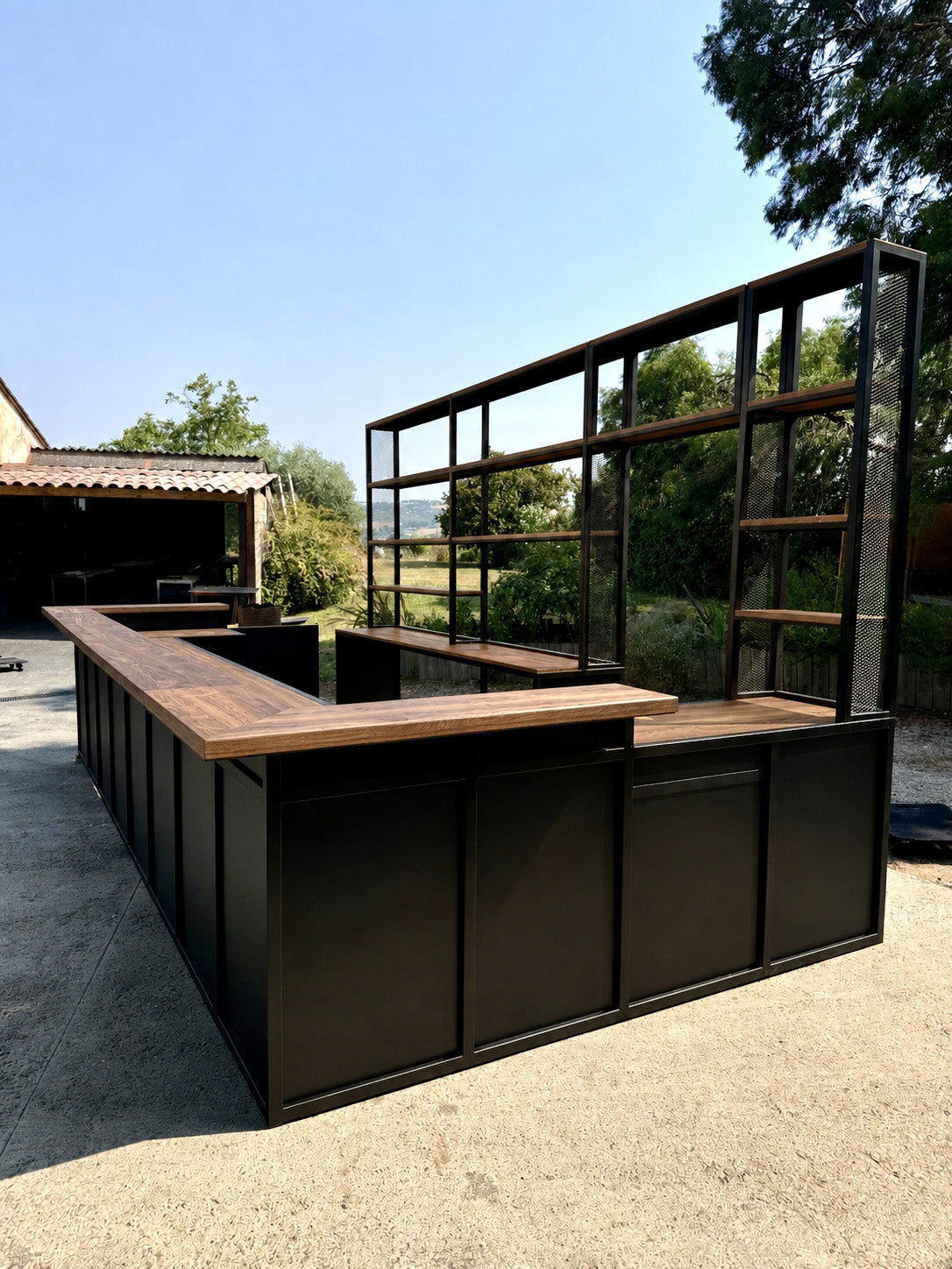 Comptoir et arrière comptoir design industriel Réf 4489 Prix de base 5300€