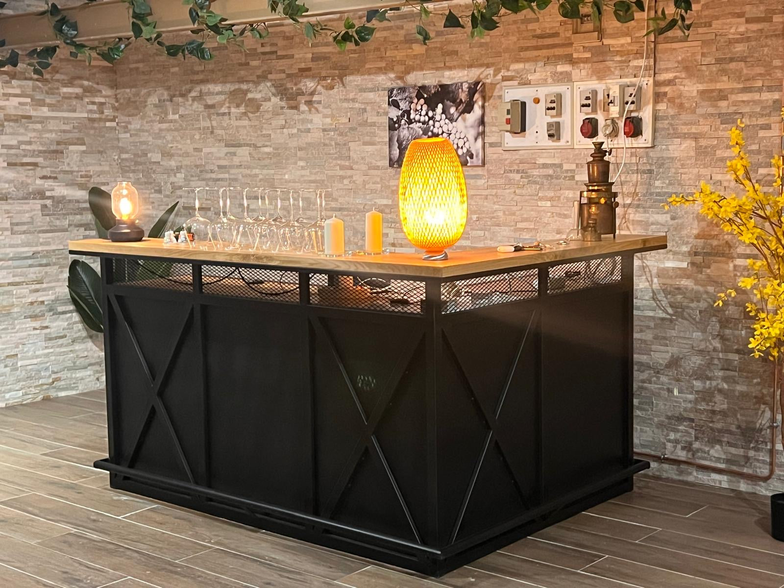 Comptoir façade ajourée PRIX de base: 2550€ réf 3945