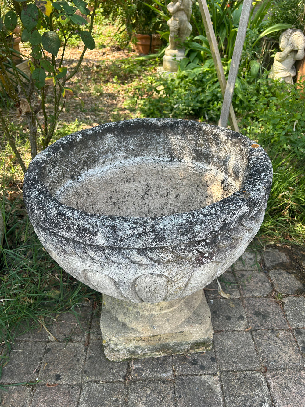 Jardiniére en pierre recontitué N°2 Réf 4530