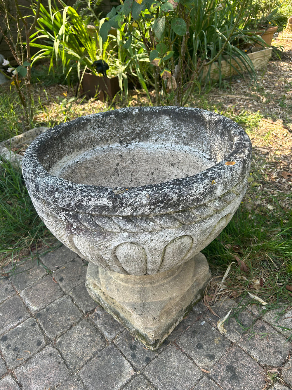 Jardiniére en pierre recontitué N°2 Réf 4530