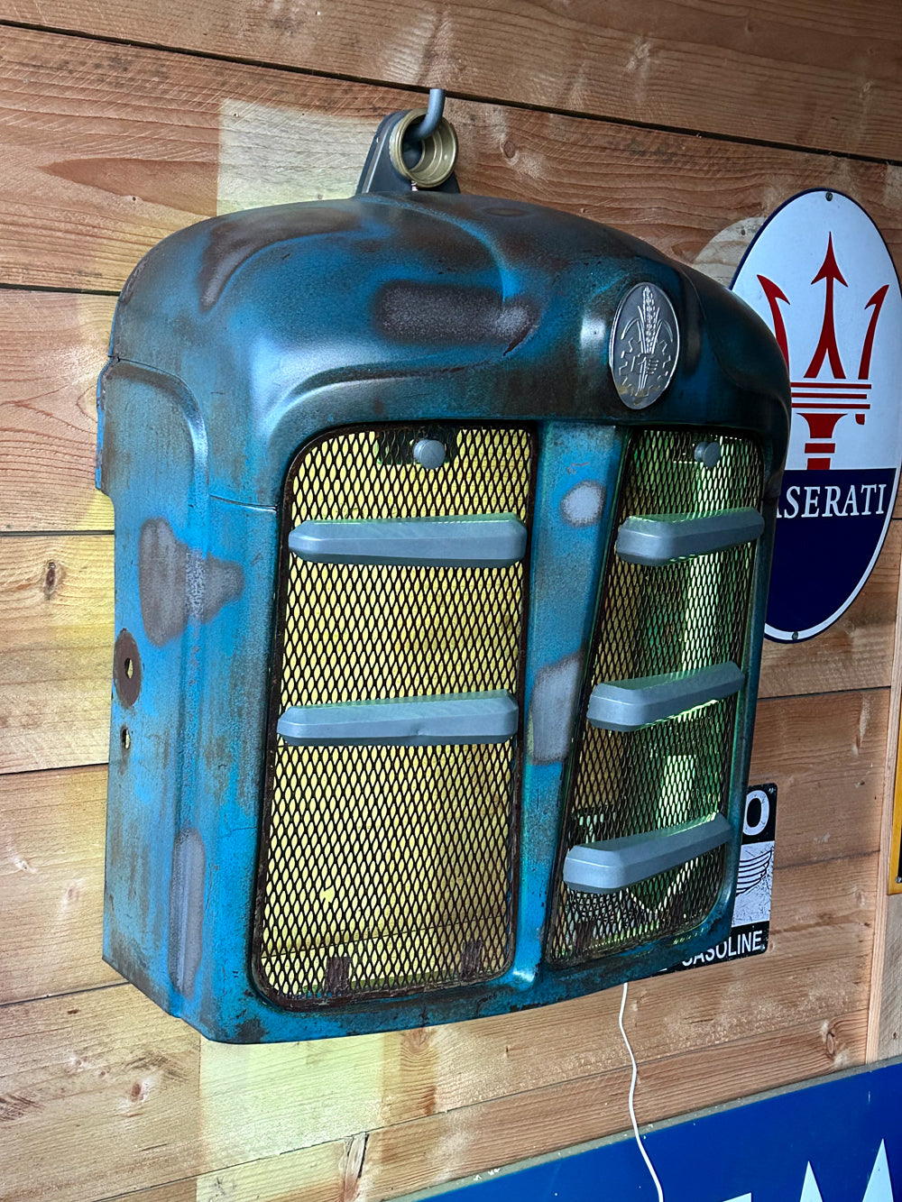 Applique calandre Tracteur Fordson Réf 4264