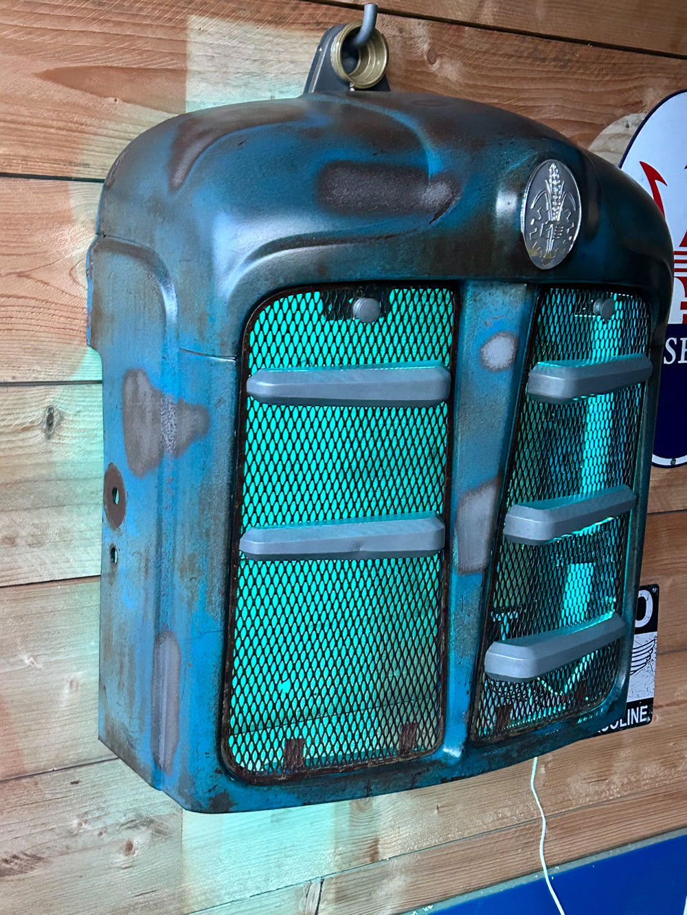 Applique calandre Tracteur Fordson Réf 4264