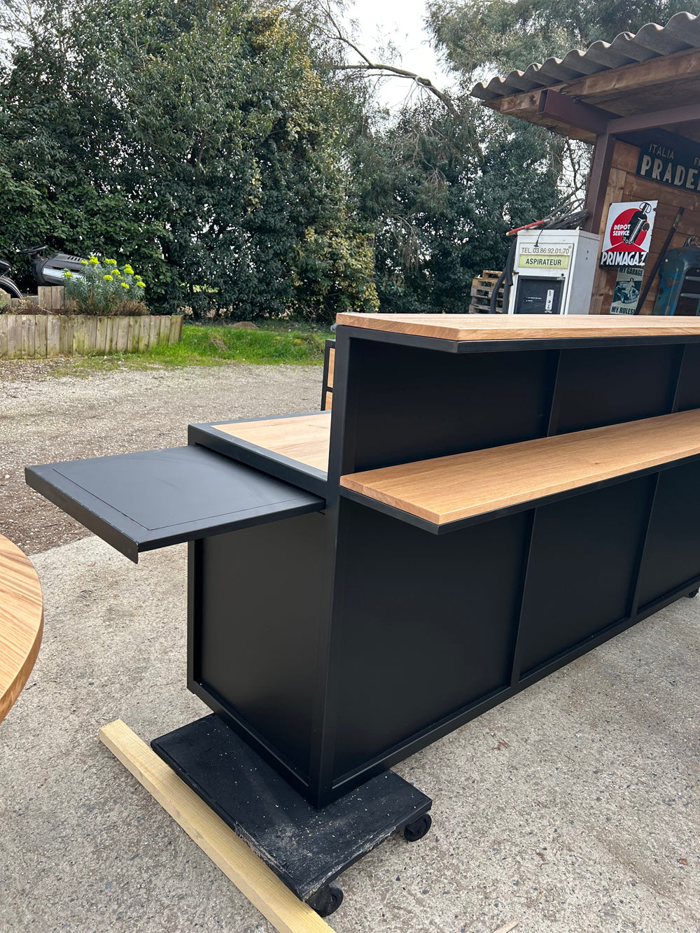 Banque d'accueil  Réf 4436 Prix de base 3300€