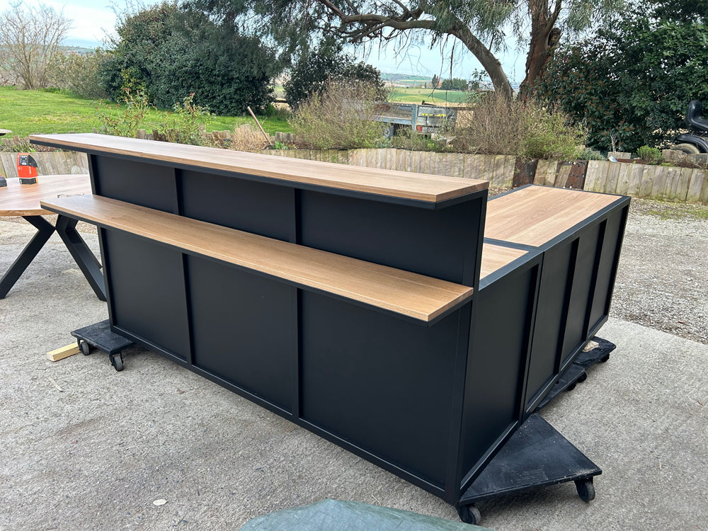 Banque d'accueil  Réf 4436 Prix de base 3300€