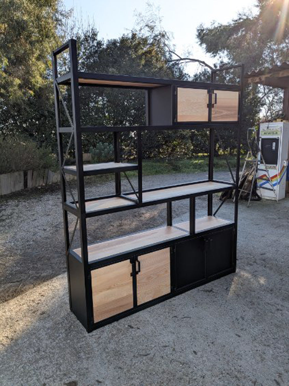 Bibliothèque design industriel Destructurèe Réf 4387 Prix de base : 2300€