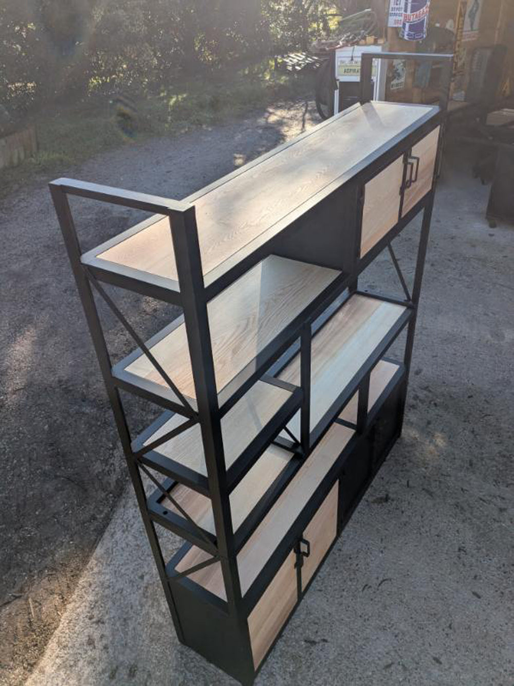 Bibliothèque design industriel Destructurèe Réf 4387 Prix de base : 2300€