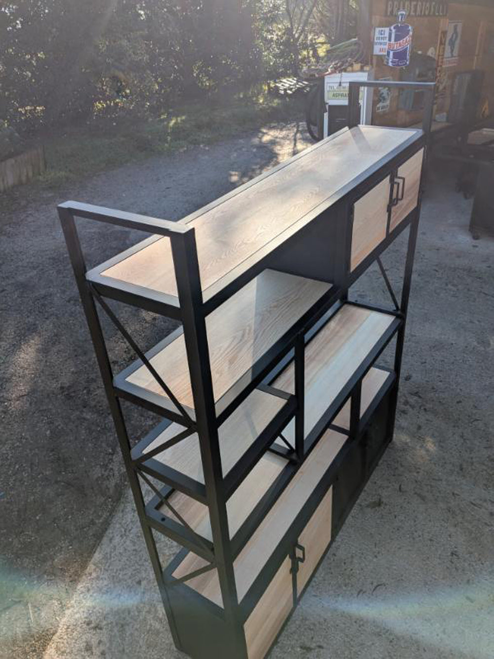 Bibliothèque design industriel Destructurèe Réf 4387 Prix de base : 2300€