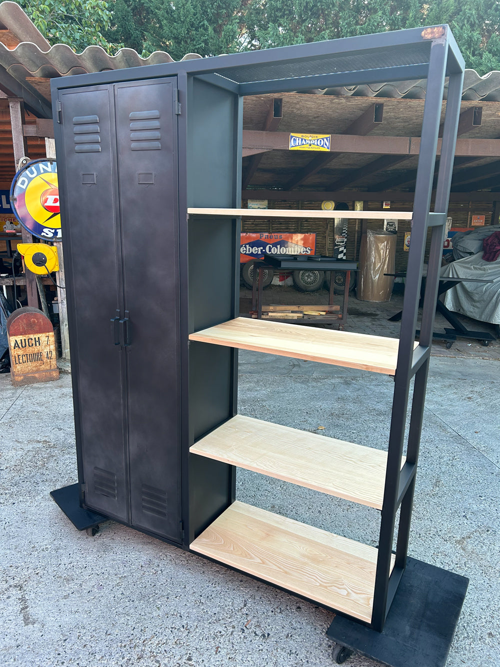 Bibliothèque portes vestiaires 1950 Réf 4101