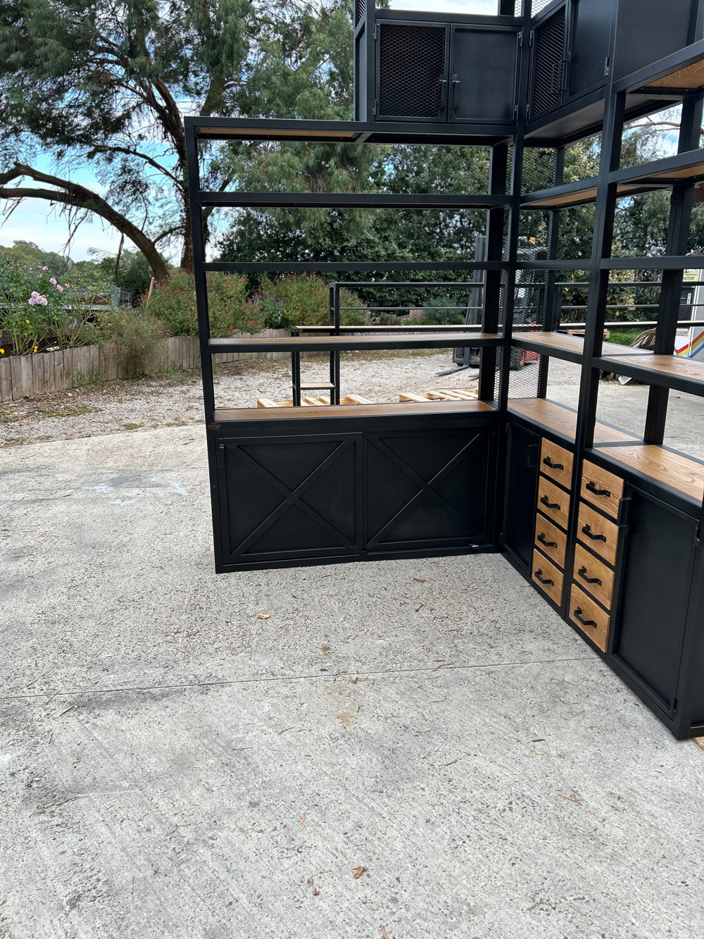 Bibliothèque d'angle design industriel Réf 4321 prix de base : 5300€