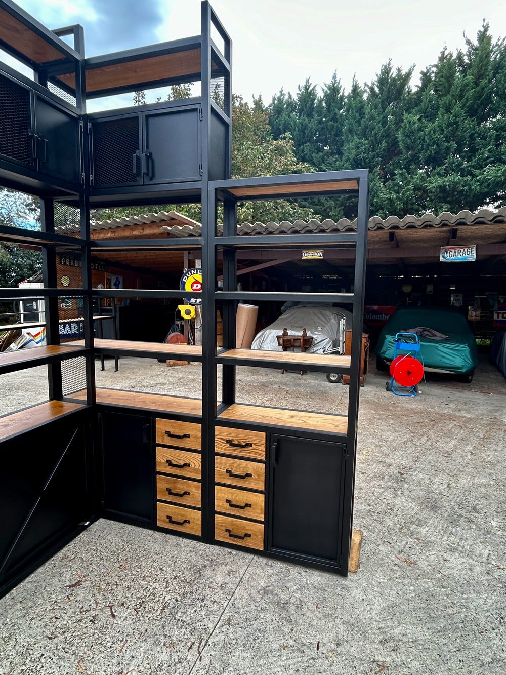 Bibliothèque d'angle design industriel Réf 4321 prix de base : 5300€