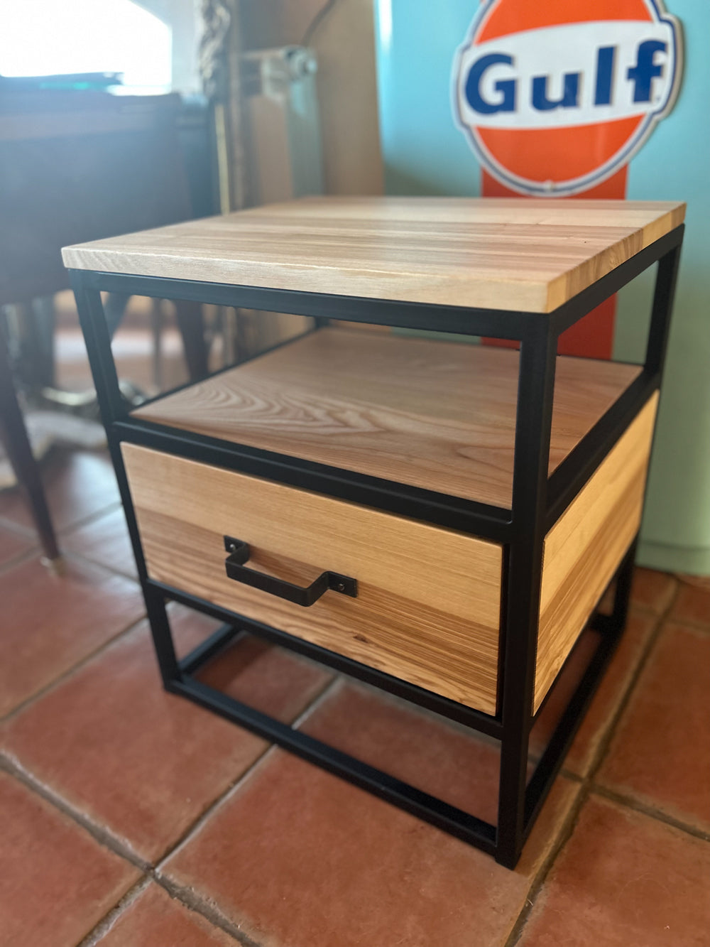 Bout de canapé industriel Réf 4088 Prix de base : 390€