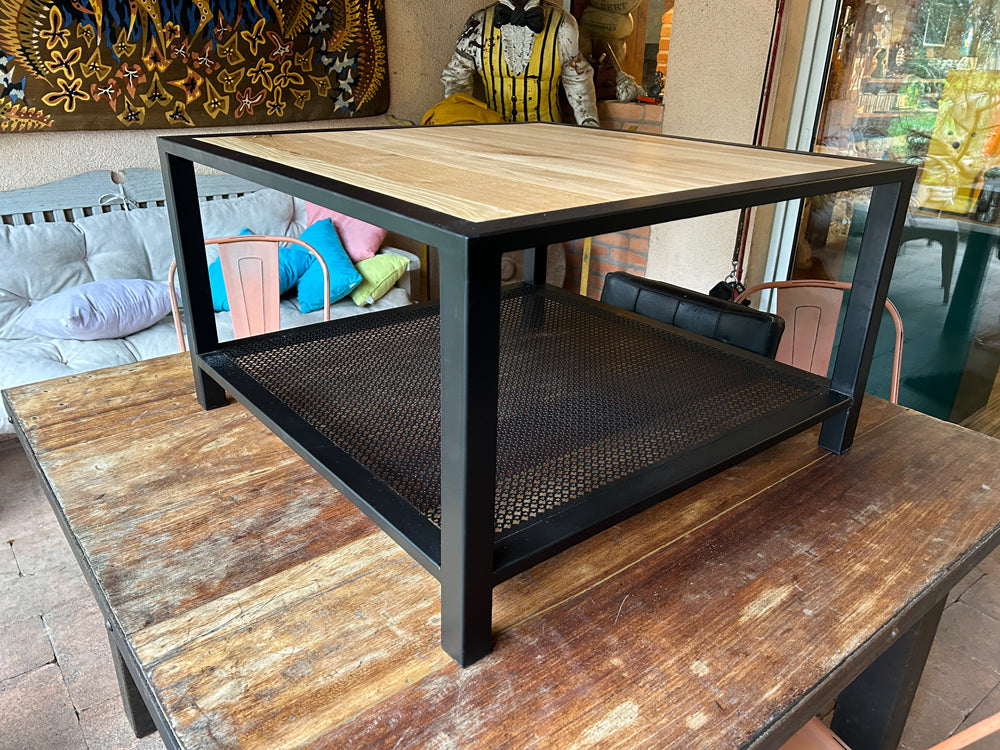 Table basse double plateaux  Réf 4202 Prix de base : 590€