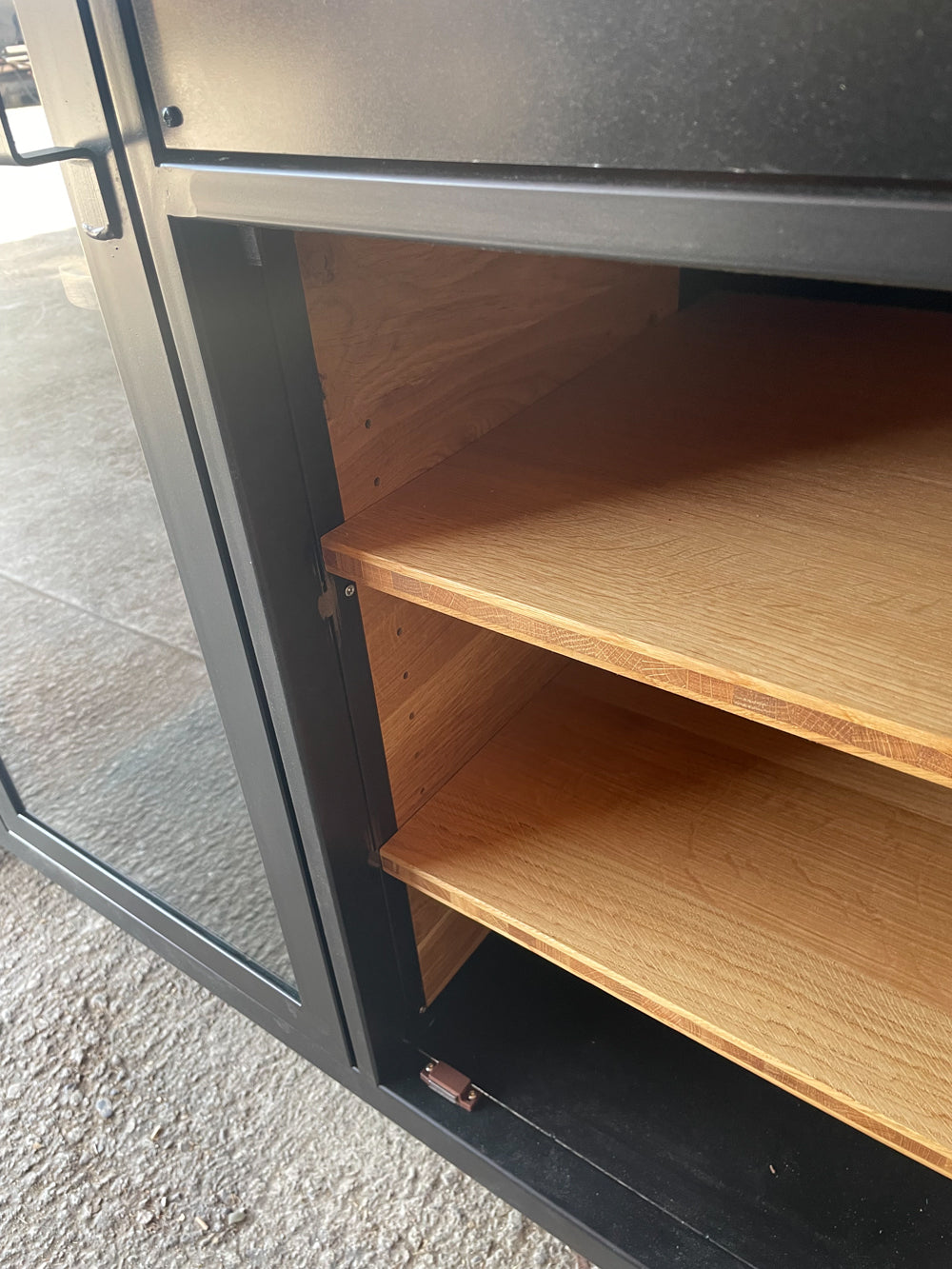 Buffet/bar design industriel réf 4049 Prix de base 2400€