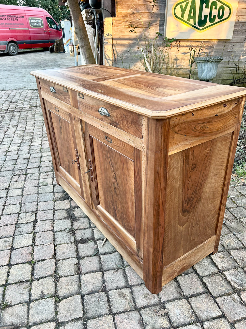 Buffet en noyer de quincaillerie époque 1900 Réf 4391