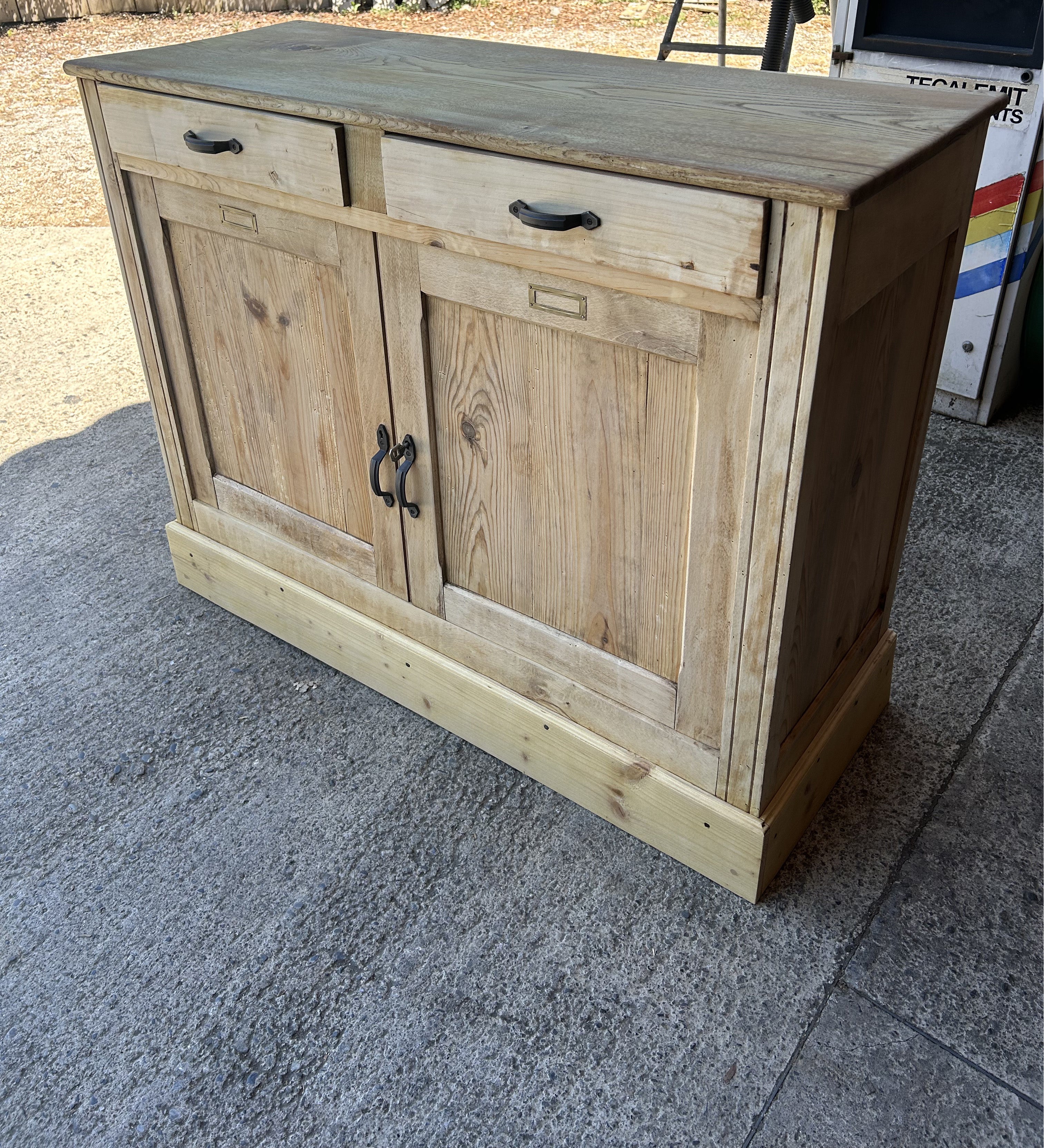Buffet d'épicerie 2 portes et 2 tiroirs 1900-RF4708