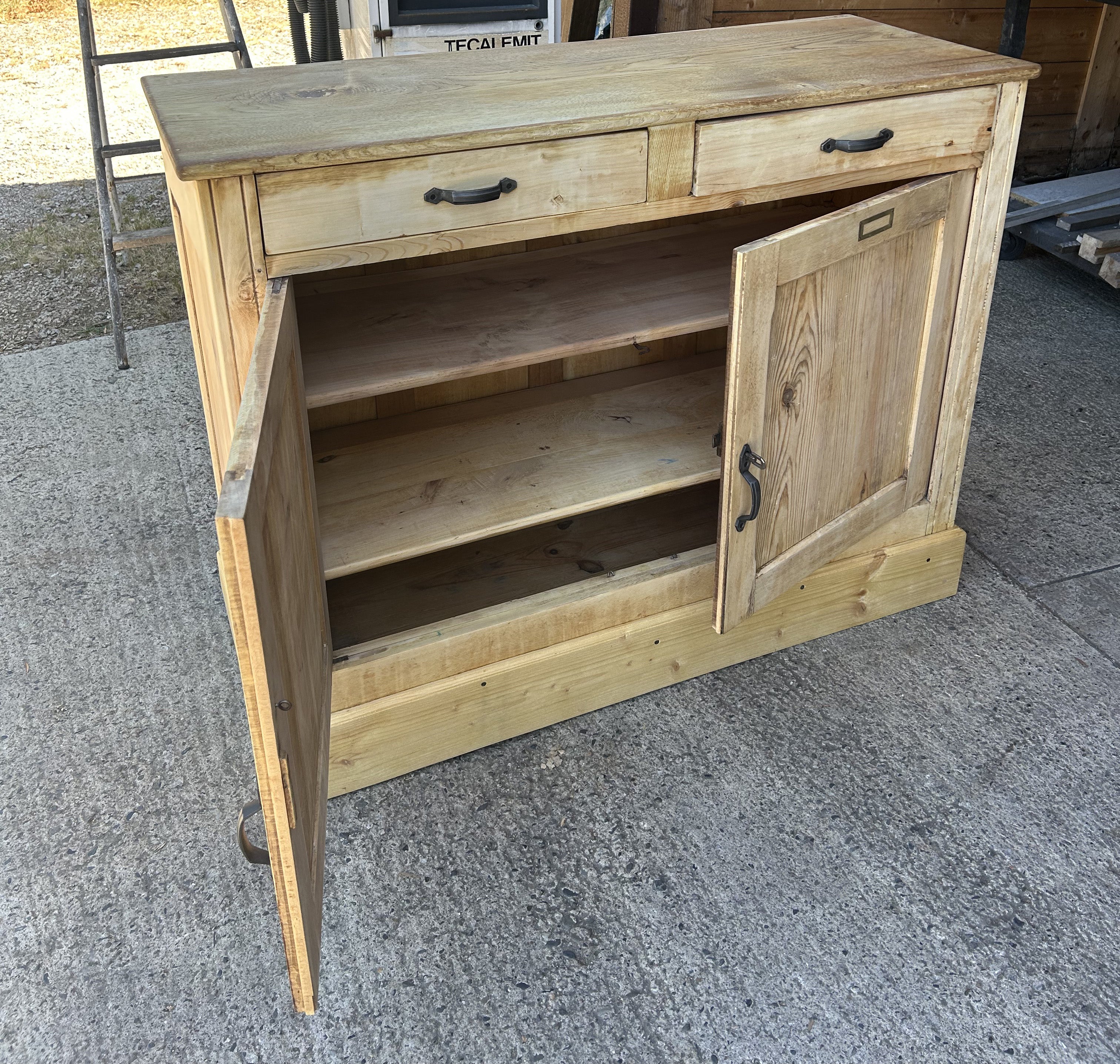 Buffet d'épicerie 2 portes et 2 tiroirs 1900-RF4708