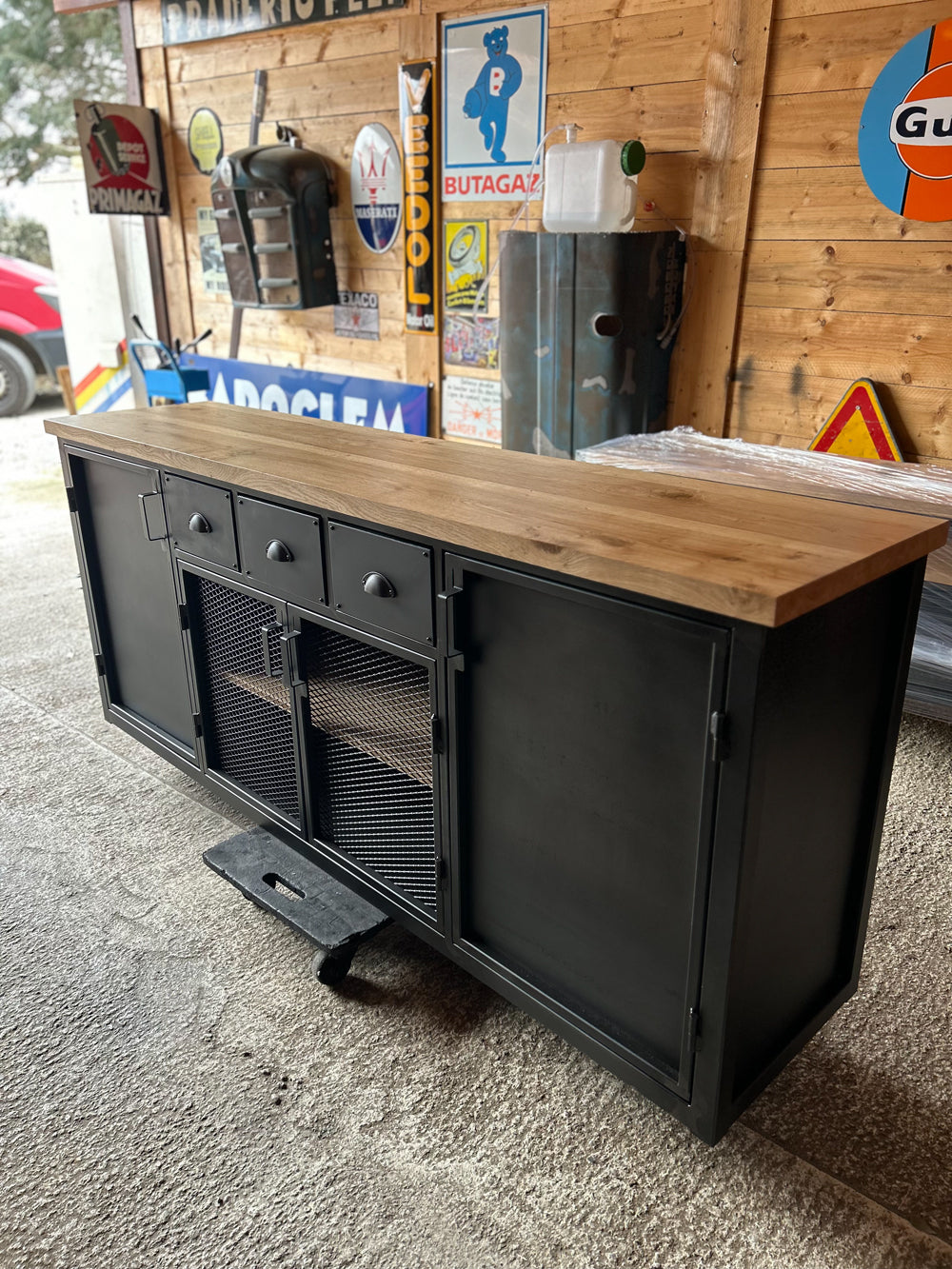 Buffet industriel 4 portes et 3 tiroirs réf 4448 prix de base 1690€