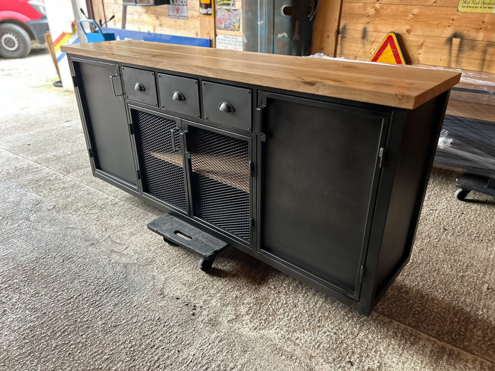 Buffet industriel 4 portes et 3 tiroirs réf 4448 prix de base 1690€