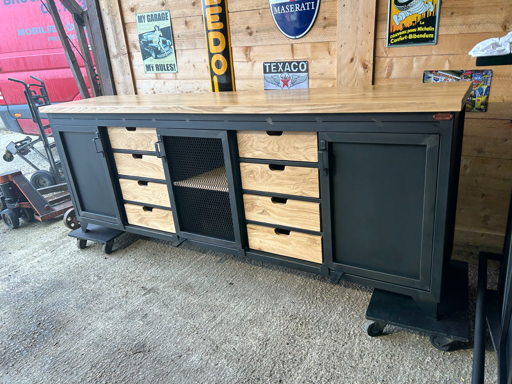 Buffet industriel 8 tiroirs et 3 portes Réf 4199 Prix de base : 2600€